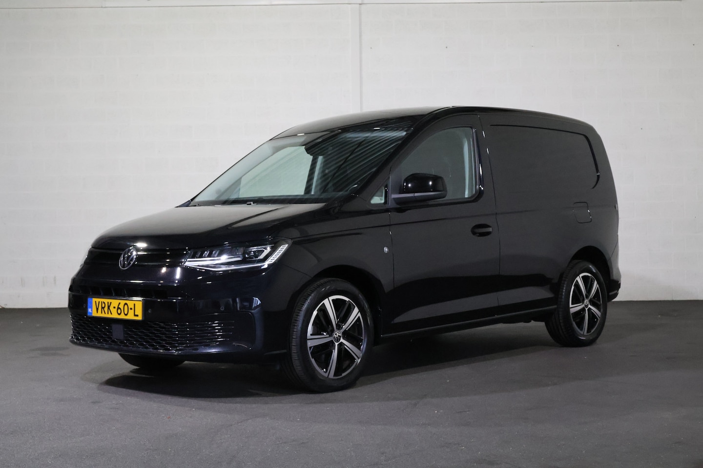 Volkswagen Caddy Cargo - 2.0 TDI Automaat 75th Edition Leer Led Navigatie Camera - AutoWereld.nl