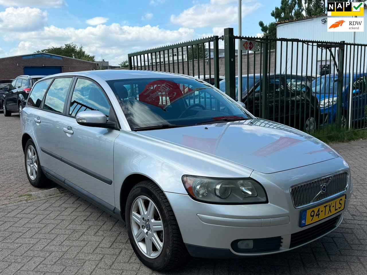 Volvo V50 - 1.8 Edition I 1e eigenaar airco trekhaak elektrische ramen cv op afs - AutoWereld.nl