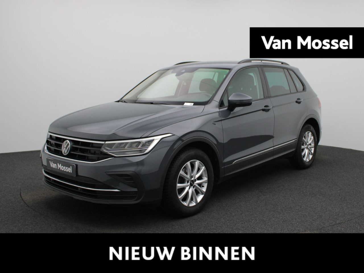 Volkswagen Tiguan - 2.0 TDI SCR DSG Life AUTOMAAT | ADAPTIEVE CRUISE | STOELVERWARMING & STUUR | CAMERA | NAVI - AutoWereld.nl