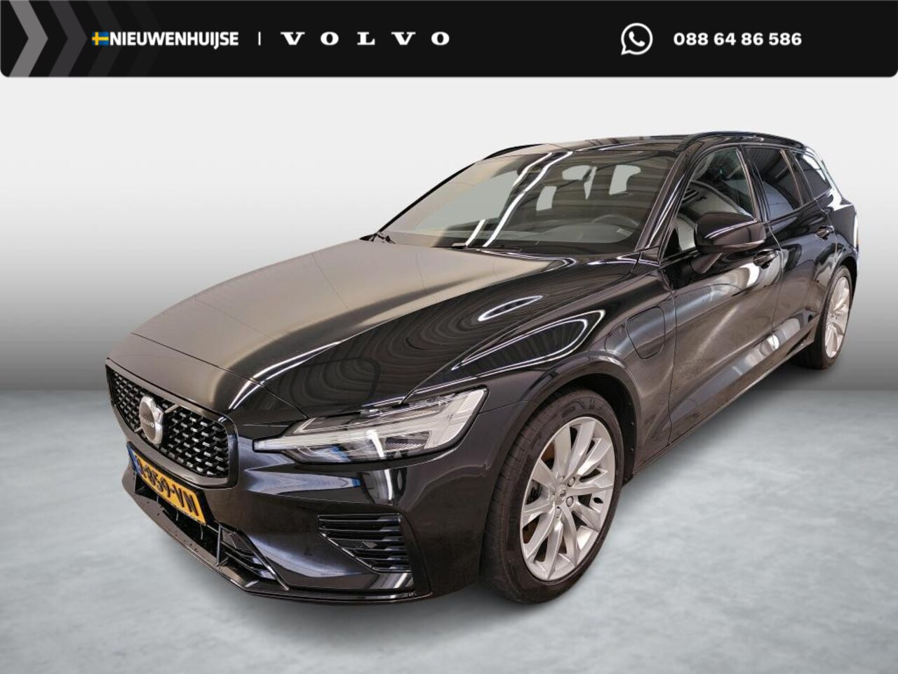 Volvo V60 - 2.0 T8 Plug-in hybrid AWD Plus Dark | 455PK ! | Long Range | Google | Camera | Extra getin - AutoWereld.nl