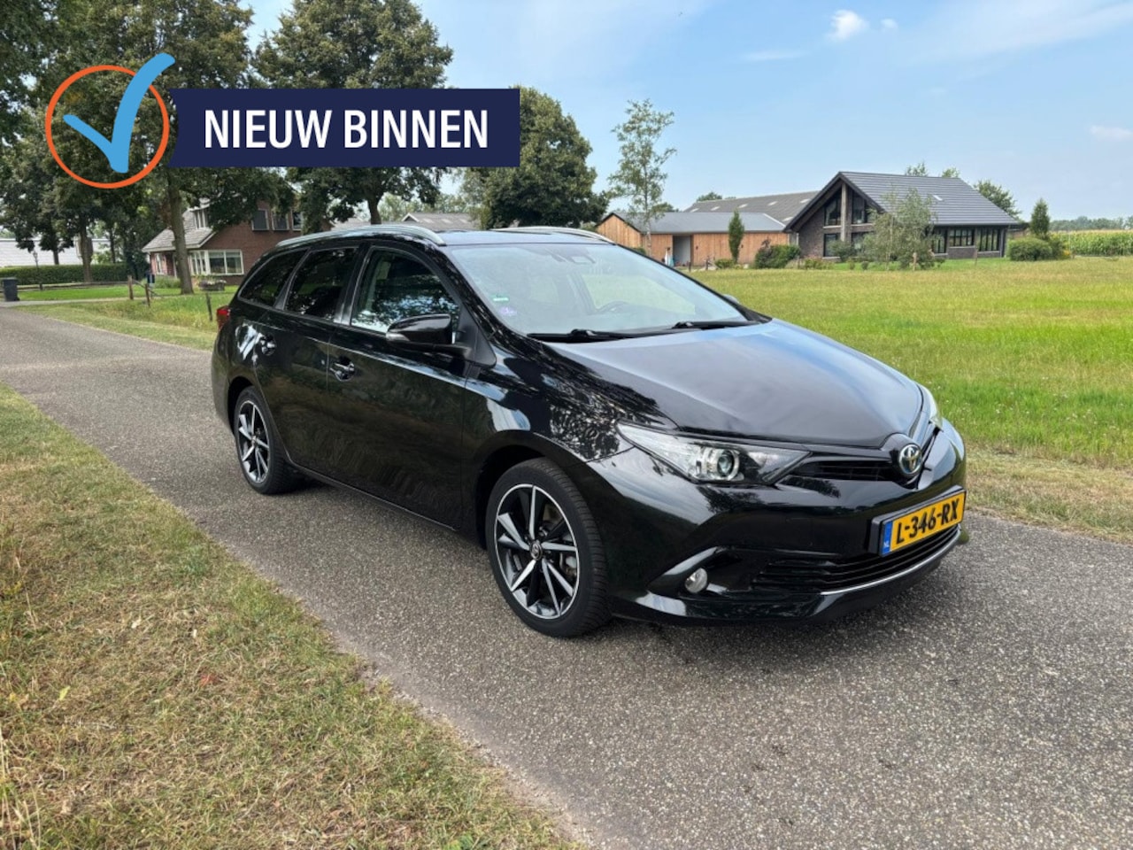 Toyota Auris Touring Sports - 1.8 Hybr. Dynamic | Navi | Camera | Stoelverwarming | - AutoWereld.nl