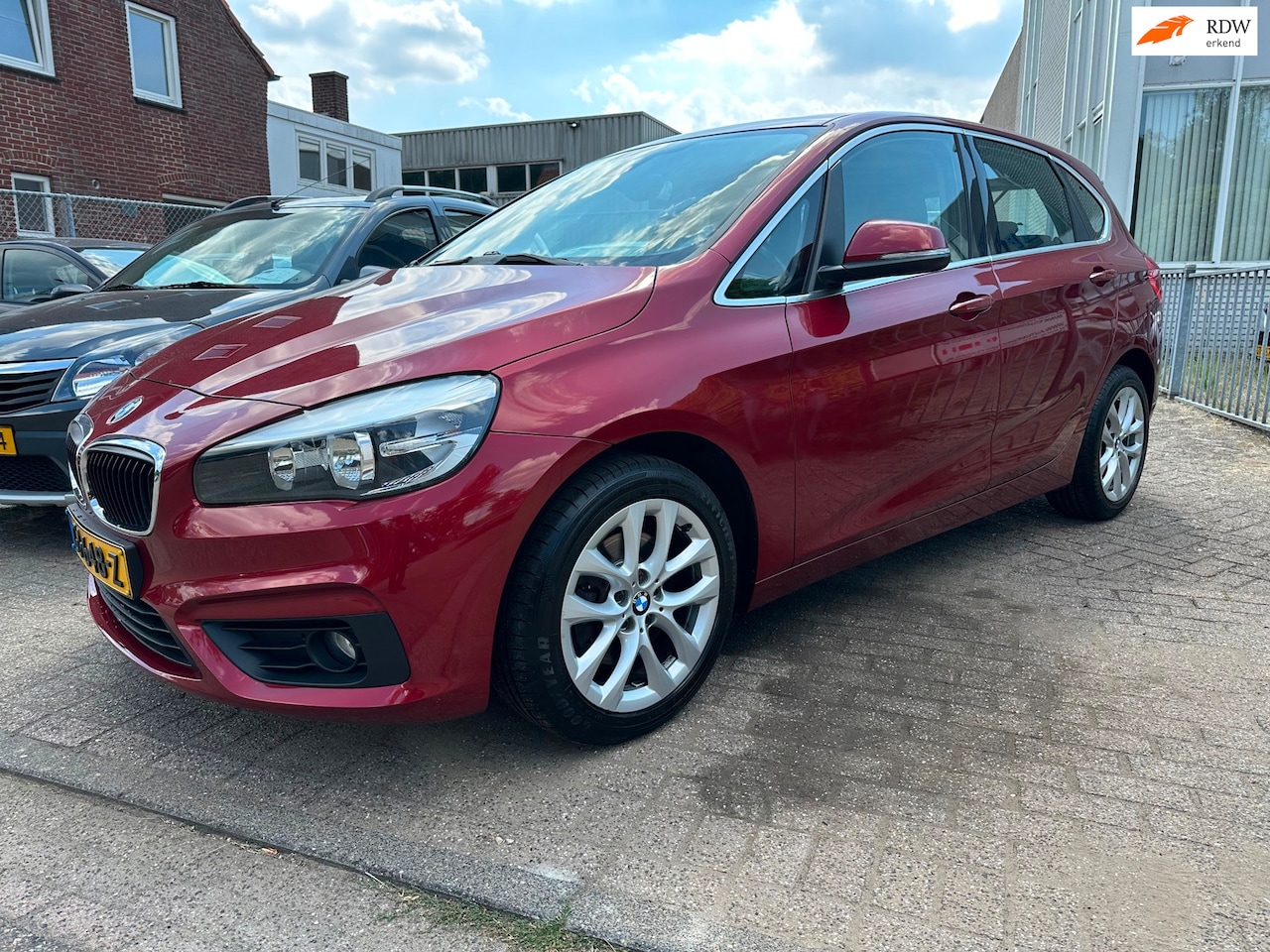 BMW 2-serie Active Tourer - 218i Essential * AUTOMAAT * LMV * PDC * - AutoWereld.nl