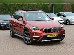 BMW X1 - xDrive20i High Exe. / Trekhaak / Panoramadak / Head-up / Leder / 19'' / Navigatie / Stoelv