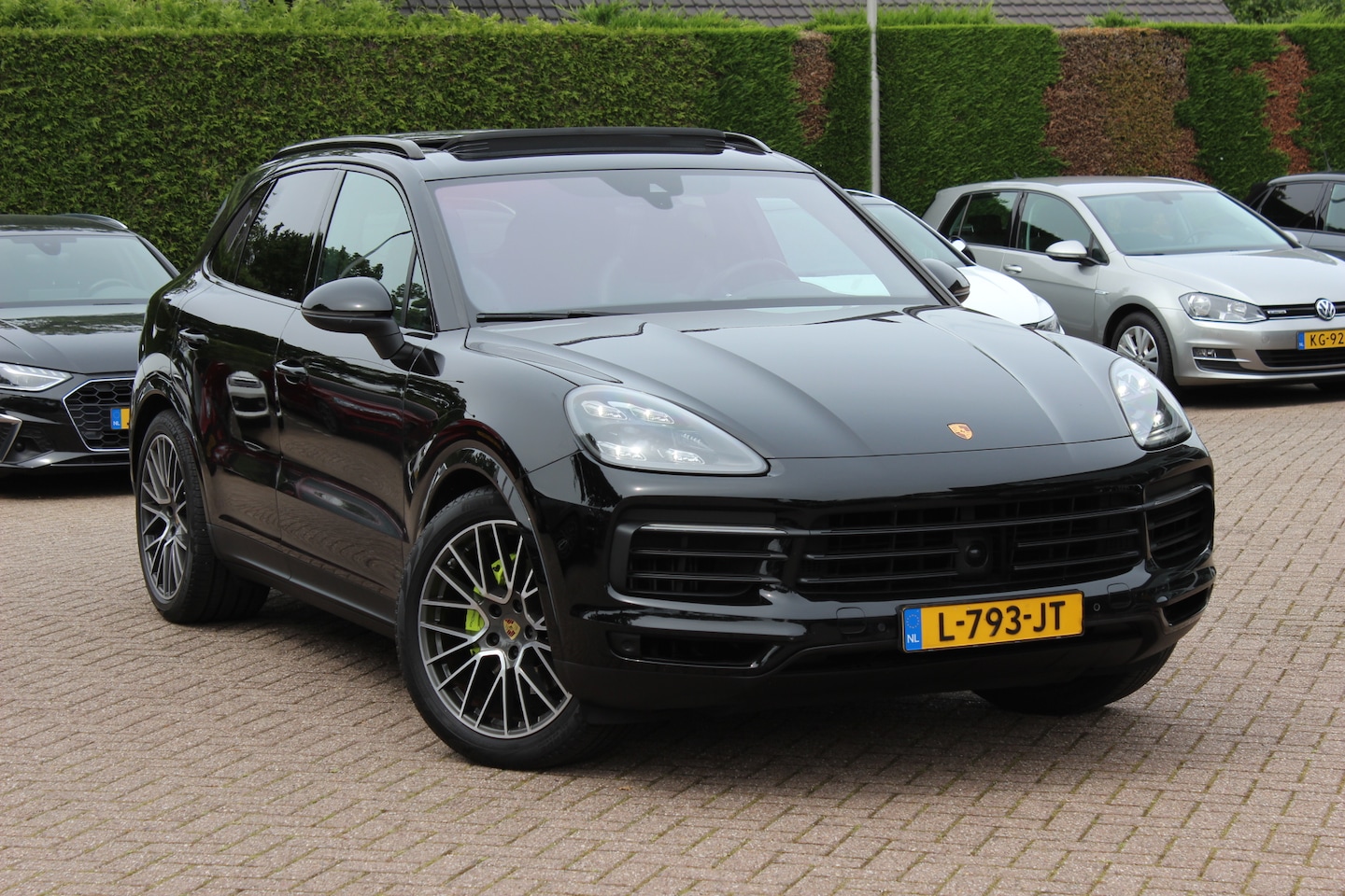 Porsche Cayenne - 3.0 E-Hybrid / Panoramadak / Camera / Head-up / Leder / 21'' / Luchtvering / Bose / Sportu - AutoWereld.nl