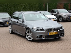BMW 5-serie Touring - 520i Executive M Sport / NL Auto / 2de Eign. / Trekhaak / Camera / Leder / Navigatie / 18'