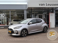 Toyota Yaris - 1.5 HYBRID 115 STYLE PARK-SENSOREN BLIND-SPOT LM-VELGEN PRIVACY-GLASS LED-PAKKET AD-CRUISE
