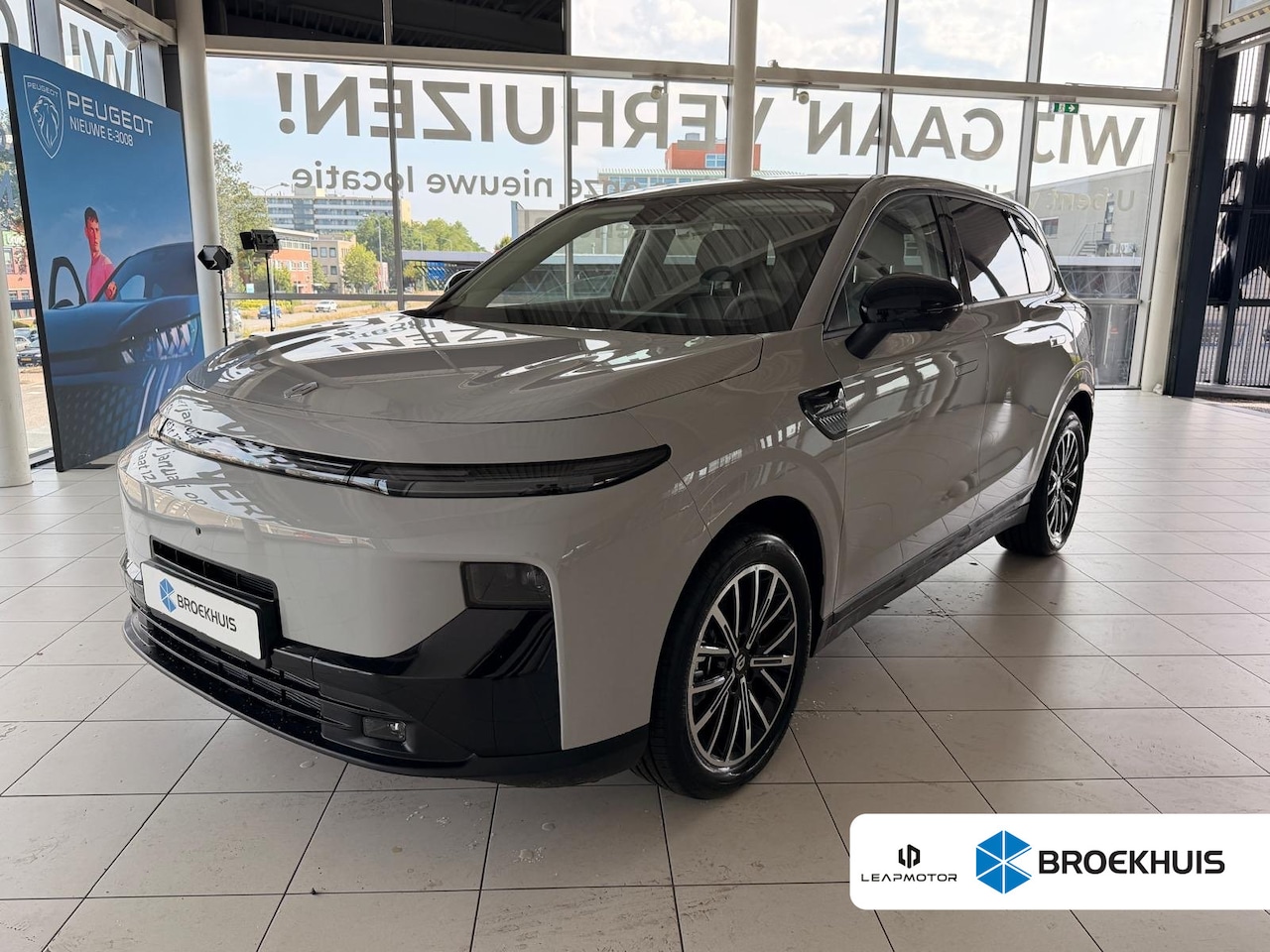 Leapmotor B10 - Design Hybrid EV 18.8 kWh | Panoramadak | Carplay | Achteruitrijcamera | 18" Lichtmetalen - AutoWereld.nl