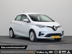 Renault Zoe - R135 Intens 52 kWh | Koop Accu | Trekhaak | Stoel/Stuur verwarming | CCS Snelladen | Achte
