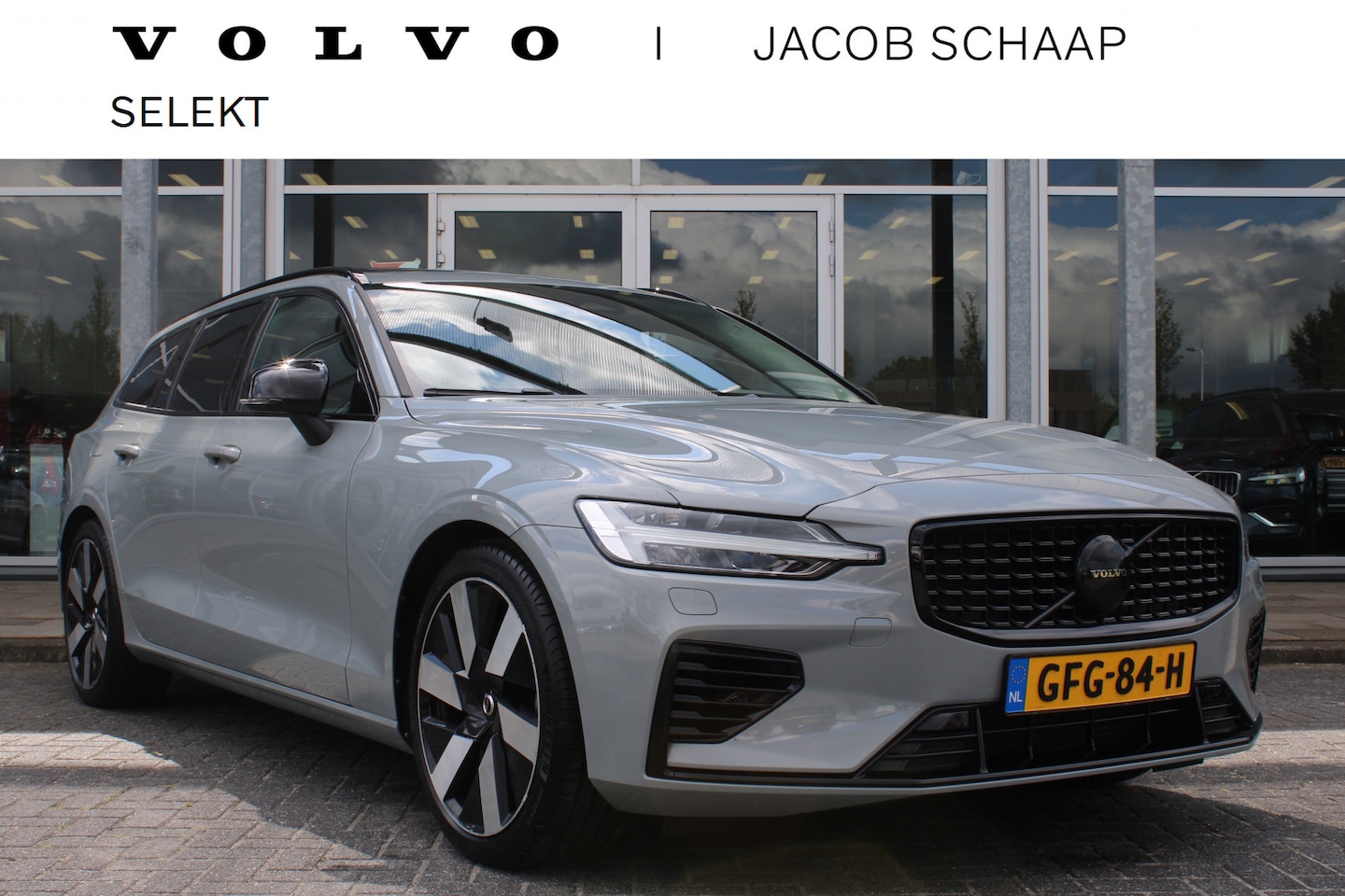 Volvo V60 - T8 455PK Automaat Plug-in hybrid AWD Ultra Dark | Head-up | Schuif/kanteldak | Trekhaak | - AutoWereld.nl