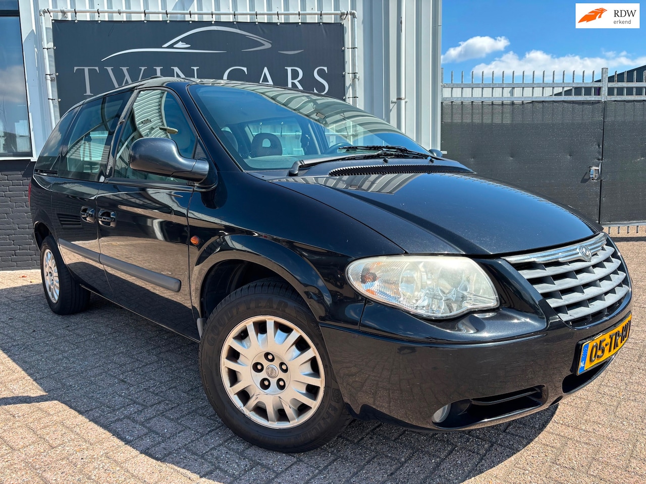 Chrysler Voyager - 3.3i V6 SE Luxe 3.3i V6 SE Luxe - AutoWereld.nl