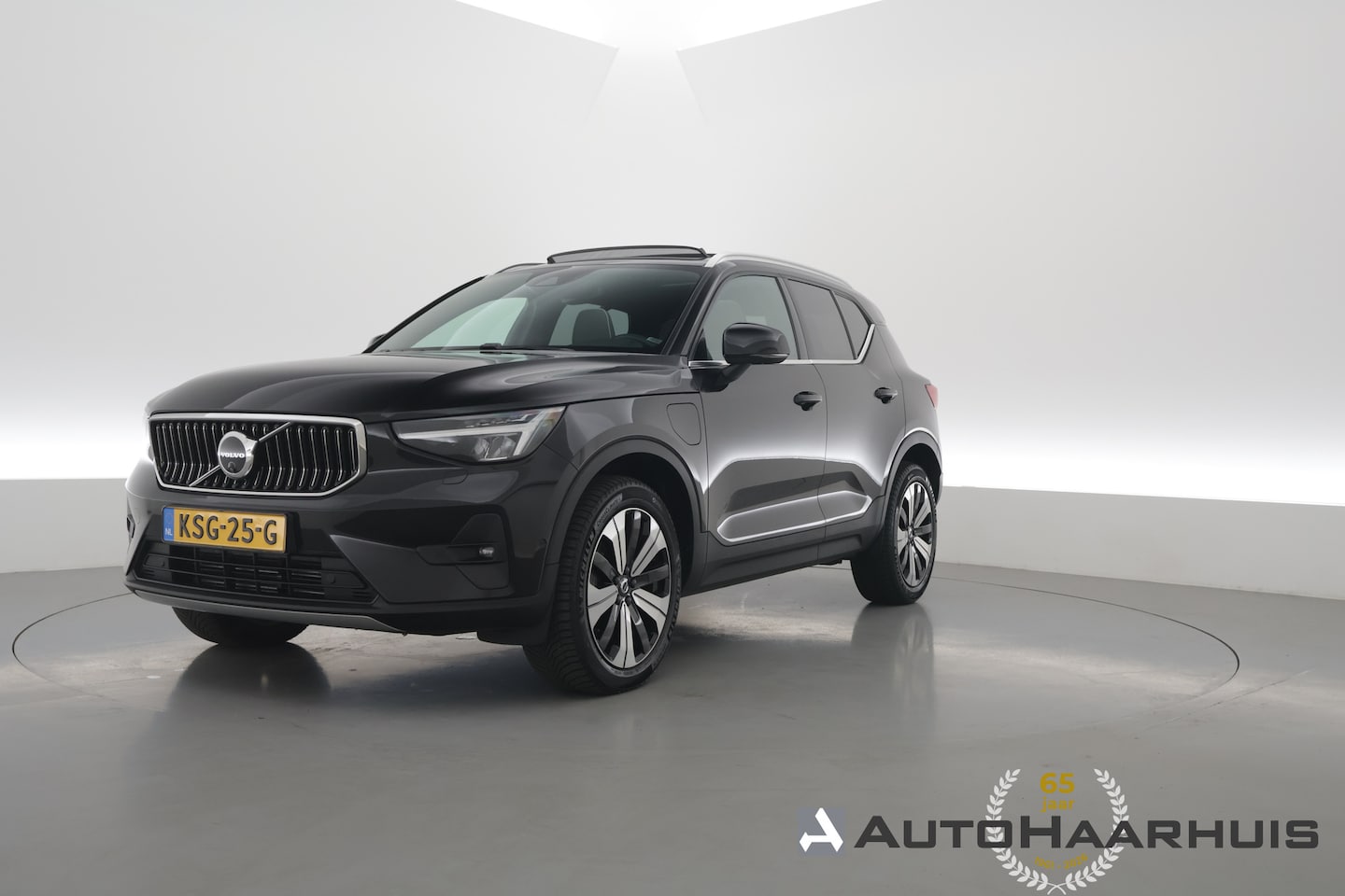 Volvo XC40 - T5 Recharge Ultimate Bright | Pano | 360cam | H&K Audio | Elek. Stoelen | Stoel- Stuurverw - AutoWereld.nl