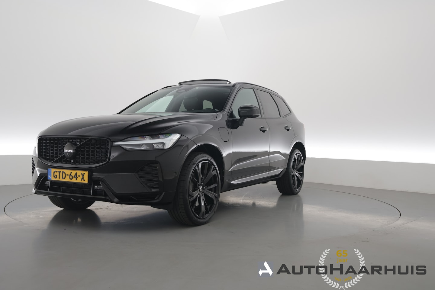 Volvo XC60 - 2.0 T6 Plug-in hybrid AWD Ultimate Black Edition | Rijklaar!! | Pano | Adapt. Cruise | Mem - AutoWereld.nl