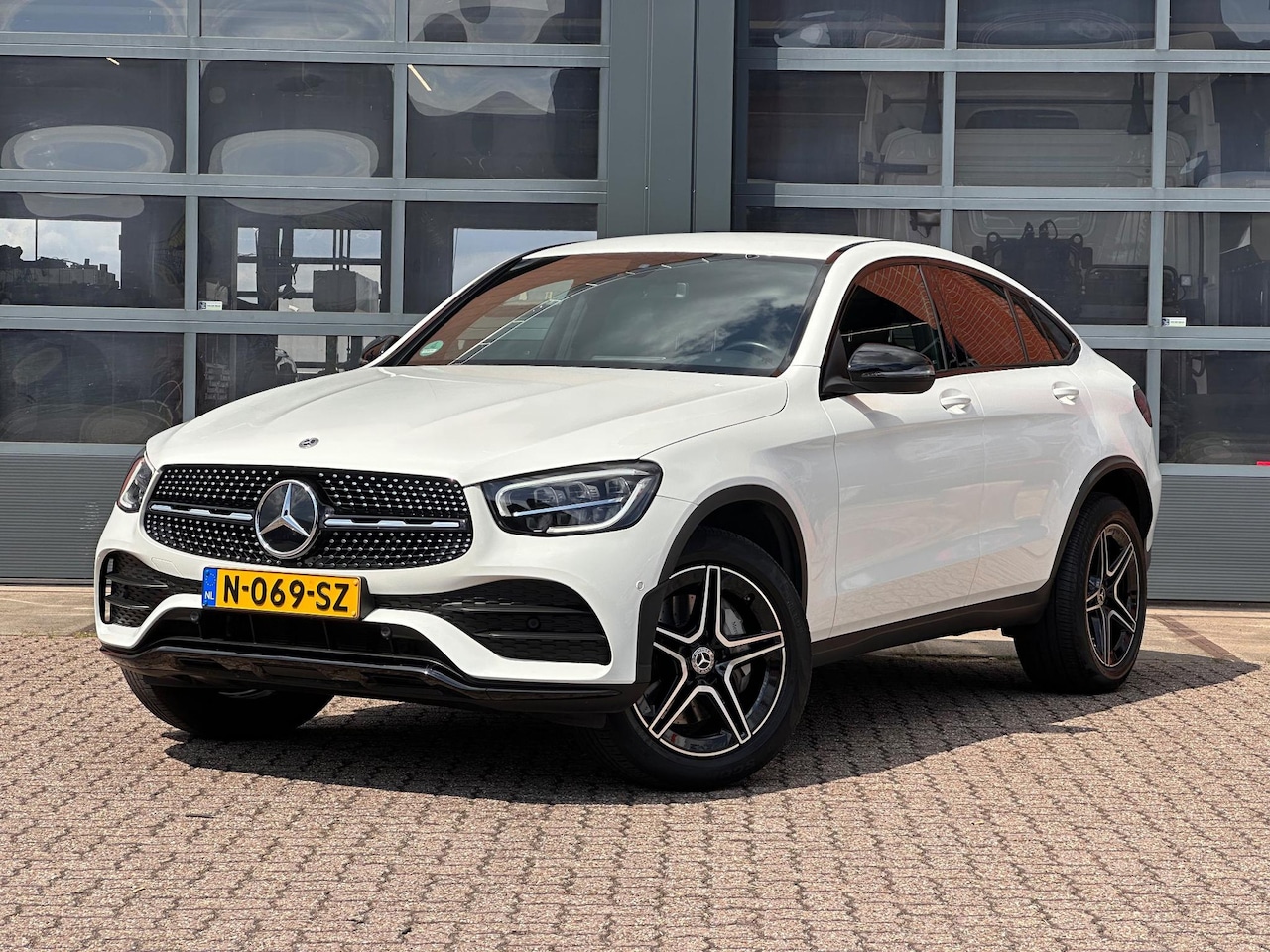 Mercedes-Benz GLC-klasse Coupé - 300e 4MATIC Business Solution AMG 300e 4MATIC Business Solution AMG - AutoWereld.nl