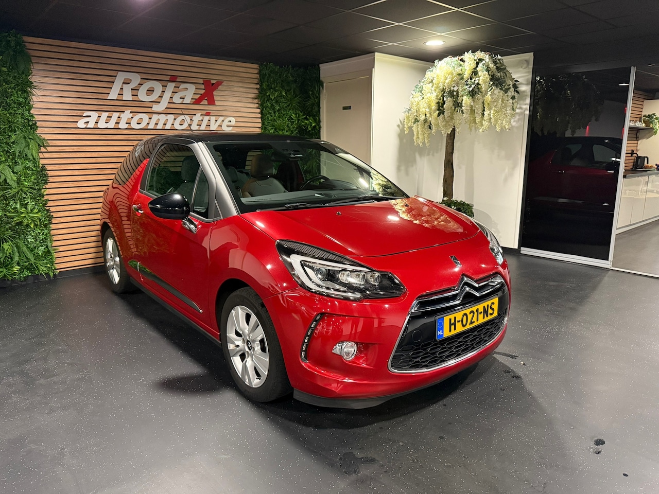 DS 3 - 1.6 BlueHDi So Chic PARIS EDITION - CAMERA - LED - CRUISE. - AutoWereld.nl