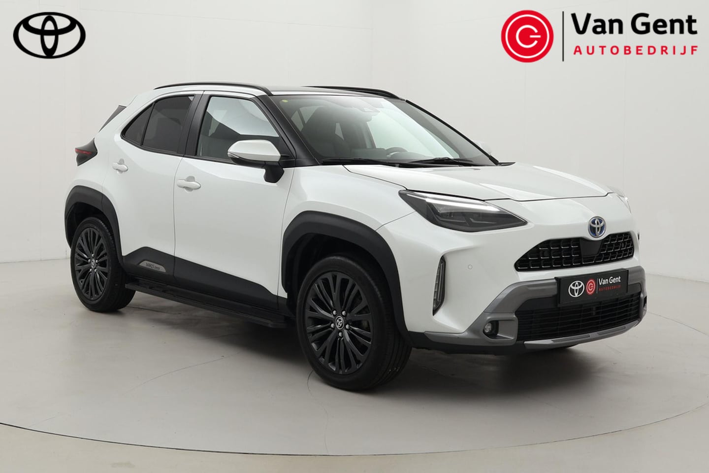 Toyota Yaris Cross - 1.5 Hybrid Adventure | Panoramadak | Trekhaak | Treeplanken | Dodehoek detectie | JBL | He - AutoWereld.nl
