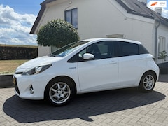 Toyota Yaris - 1.5 Full Hybrid / Bj:2013 / Automaat / Camera
