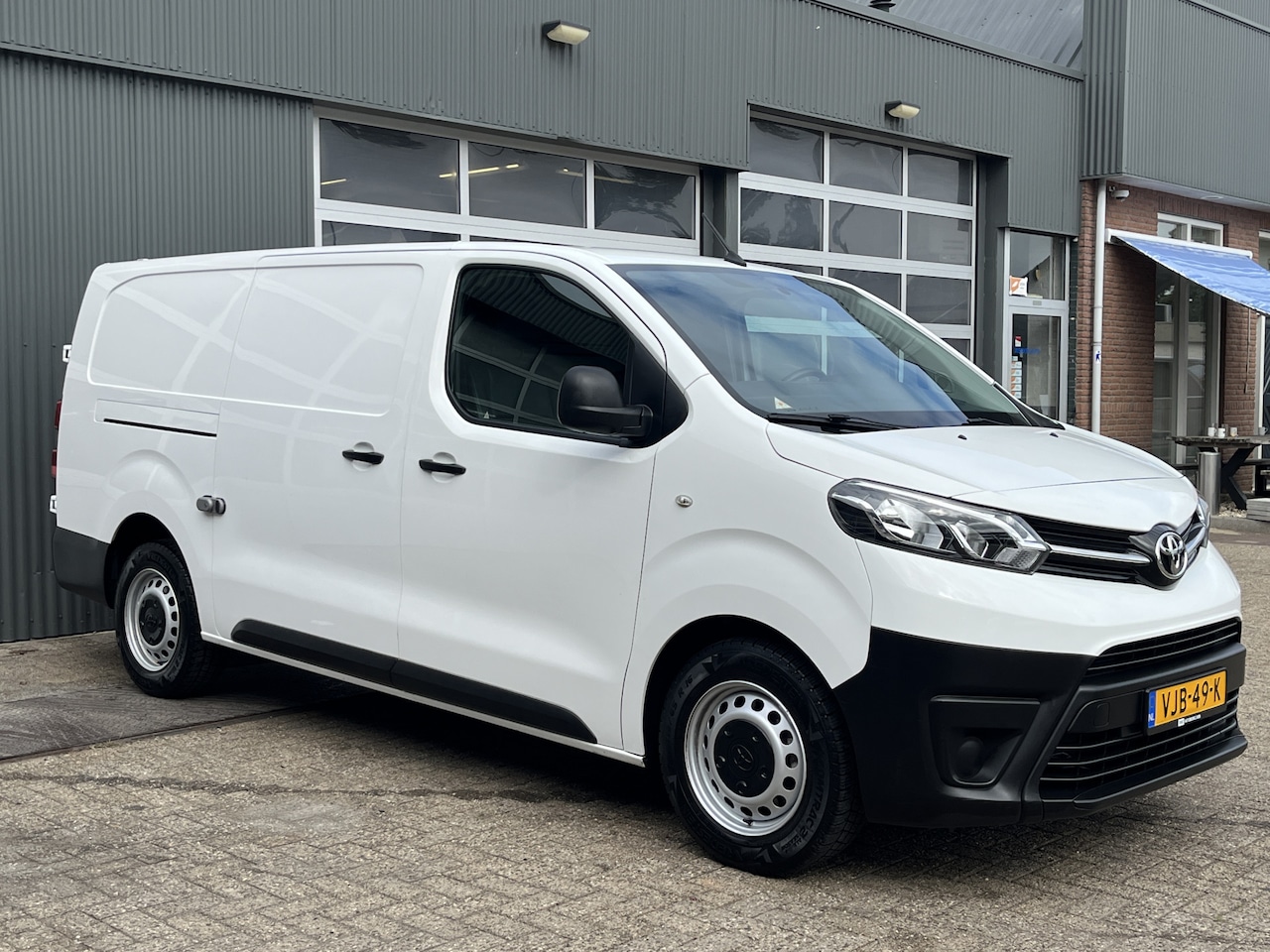 Toyota PROACE Long Worker - 2.0 D-4D Airco Cruise controle Trekhaak 2500kg trekgewicht 2-Persoons Telefoonverbinding B - AutoWereld.nl