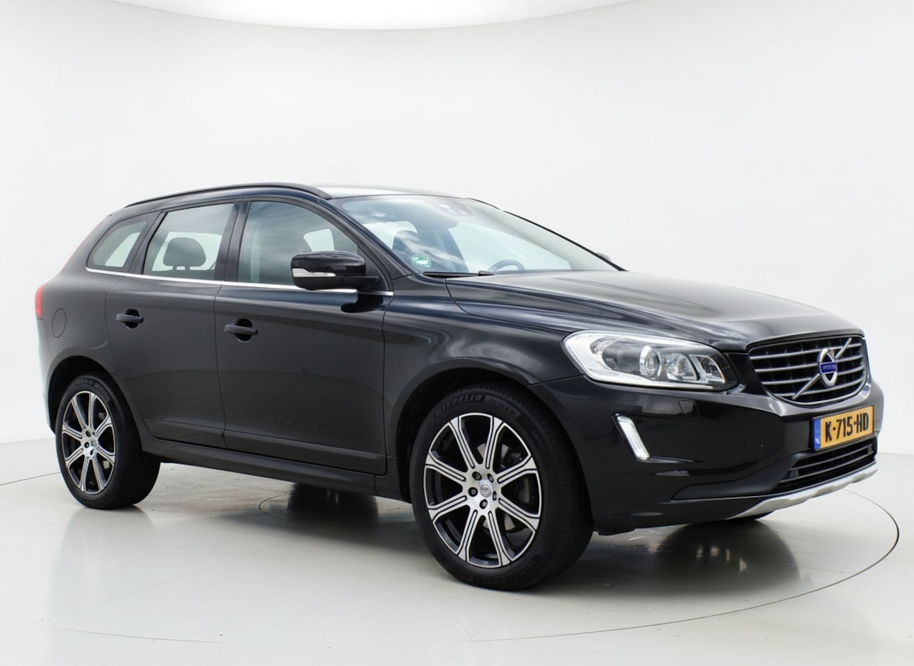 Volvo XC60 - 2.0 D4 FWD Summum Automaat/Leer/Camera!! - AutoWereld.nl