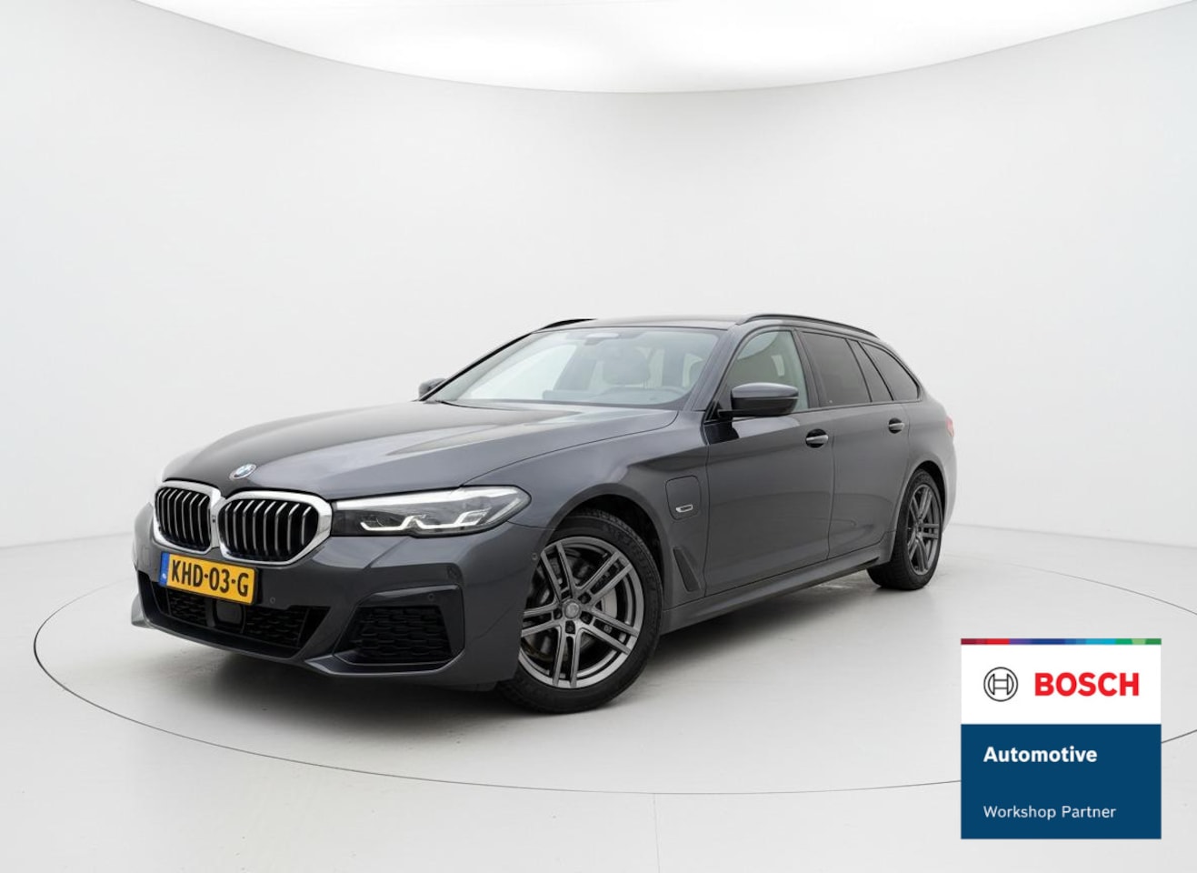 BMW 5-serie Touring - 530e Executive M-SPORT - LEER - ACC - STOELVERWARMING - AutoWereld.nl