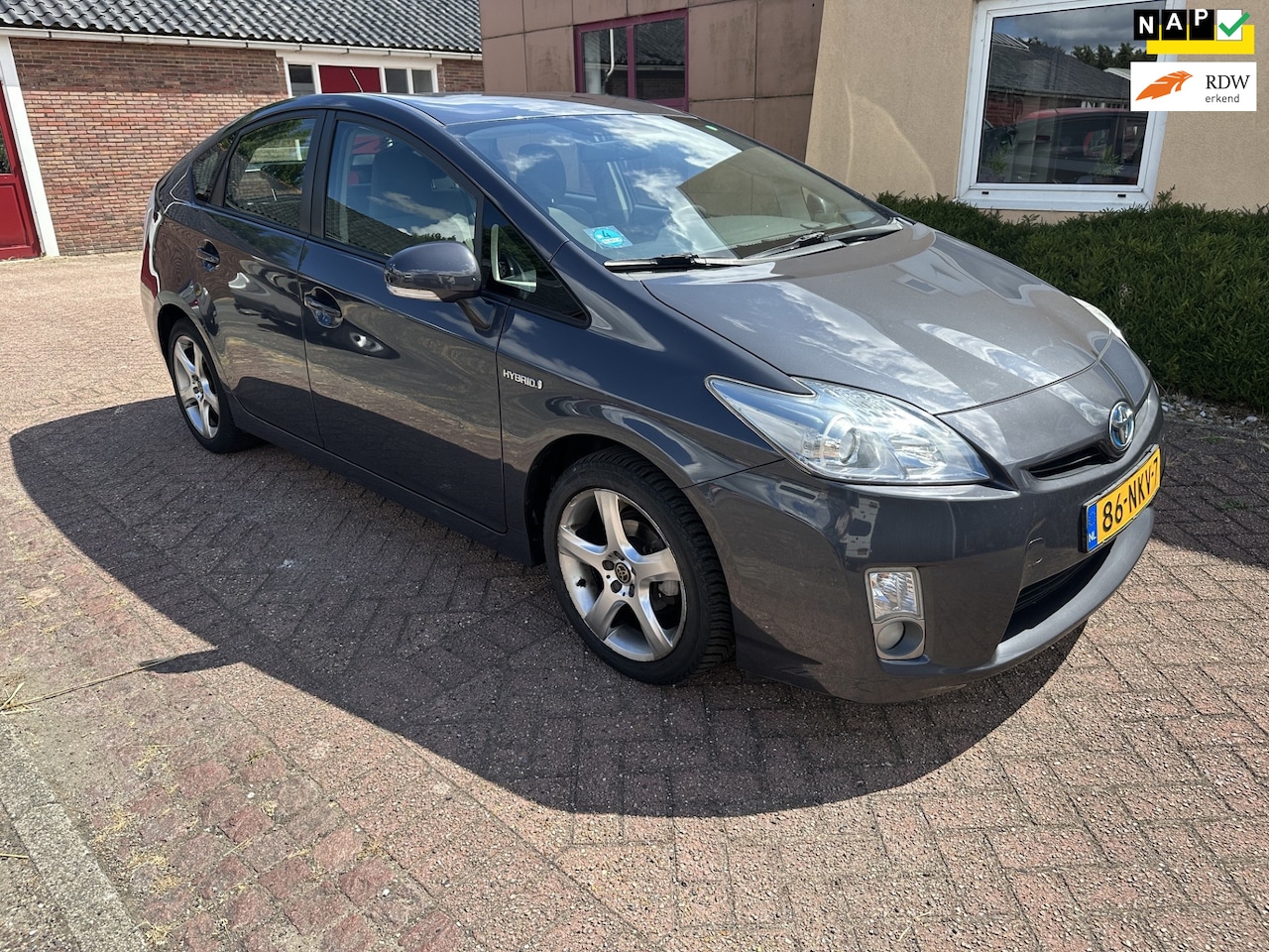 Toyota Prius - 1.8 Comfort KLIMAAT/NAP/APK/DEALER OH - AutoWereld.nl