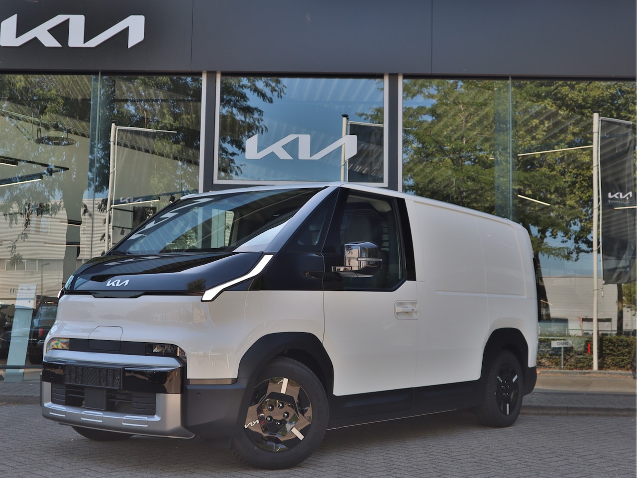 Kia PV5 - Cargo L2H1 Plus 71.2 kWh | Direct uit voorraad leverbaar! | Stoel/Stuurverwarming | ECC-Ai - AutoWereld.nl