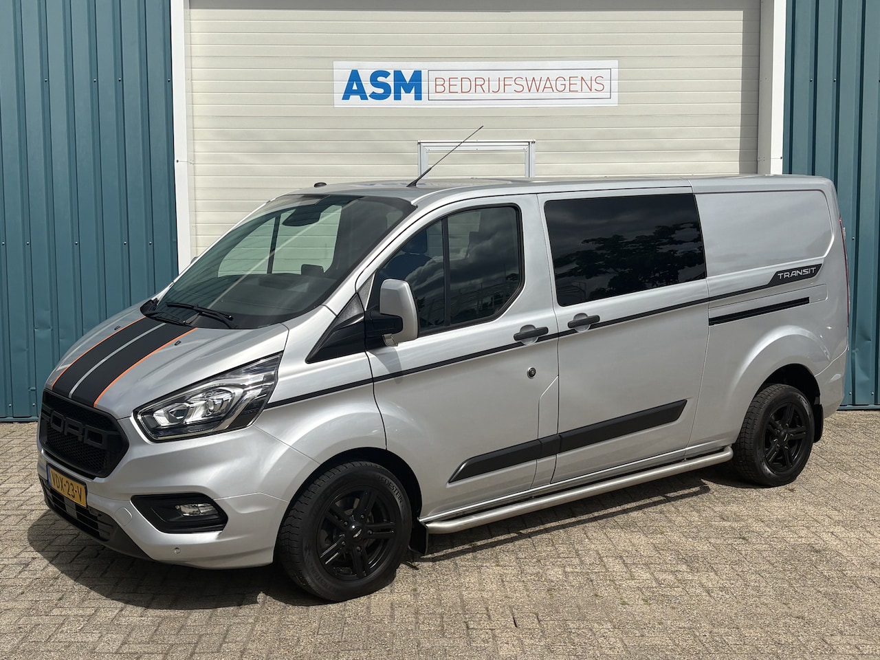 Ford Transit Custom - 320 2.0 130Pk TDCI L2H1 Trend DC / Cruise / Airco / 2x SCHUIFDEUR / Trekhaak / Apk t/m 12- - AutoWereld.nl
