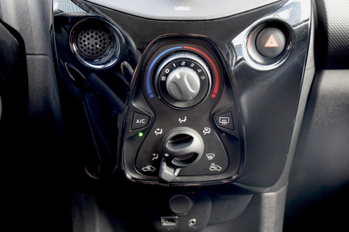Citroën C1 - 1.0 VTi Feel 1.0 VTi Feel, Dealeronderhouden, NAP, Airco, Blue tooth, 5-DRS