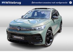 Volkswagen Tiguan - 1.5 eHybrid 272pk R-Line DSG Automaat / Panorama schuifdak / Leder / 360 camera / LM 20 in