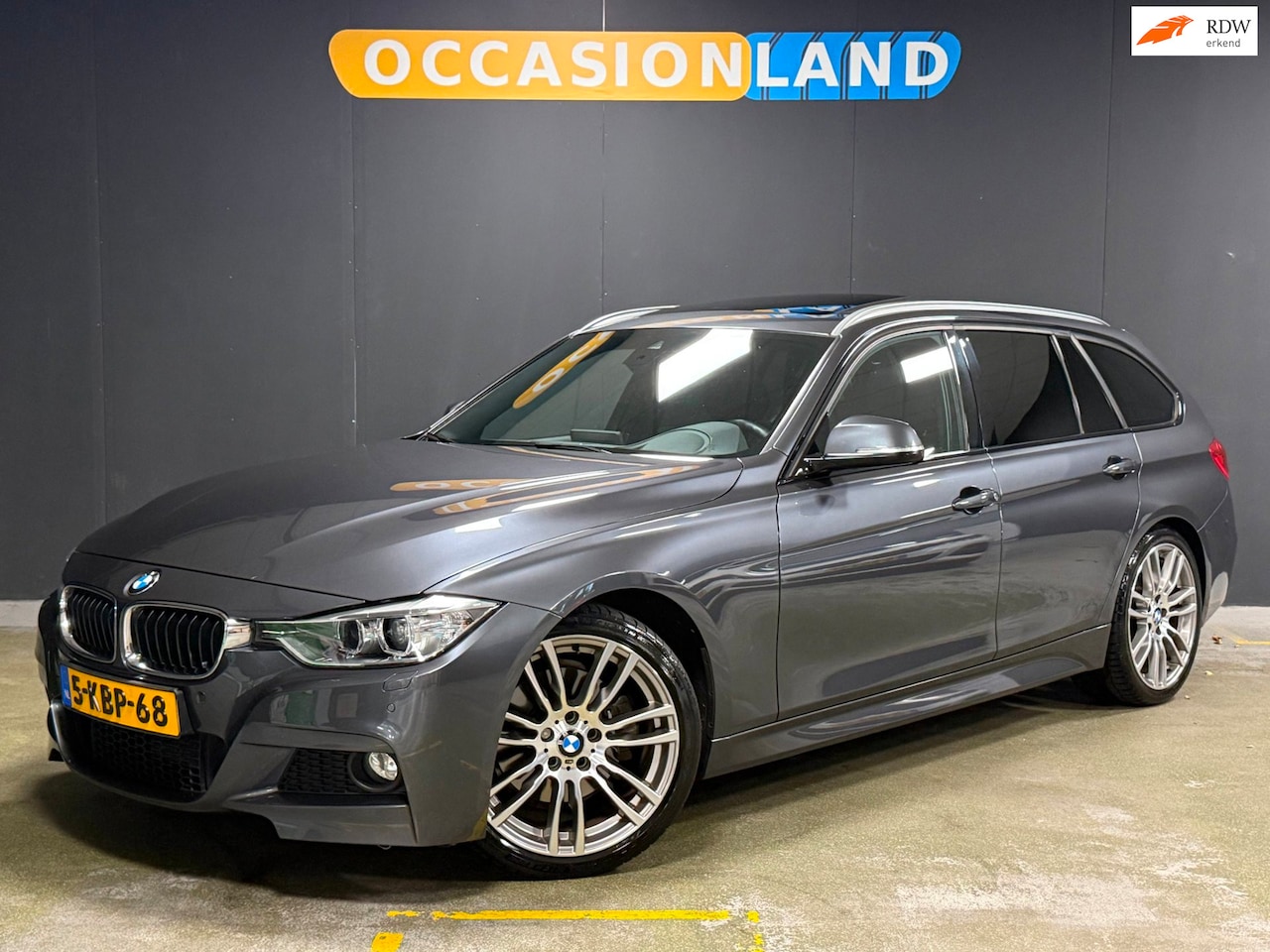 BMW 3-serie Touring - 328i Upgrade Edition M-Sport|PANO|HUD|BIXENON|LEDER|TREKHAAK|CRUISE|STOELV|CAMERA|BLUETOOT - AutoWereld.nl