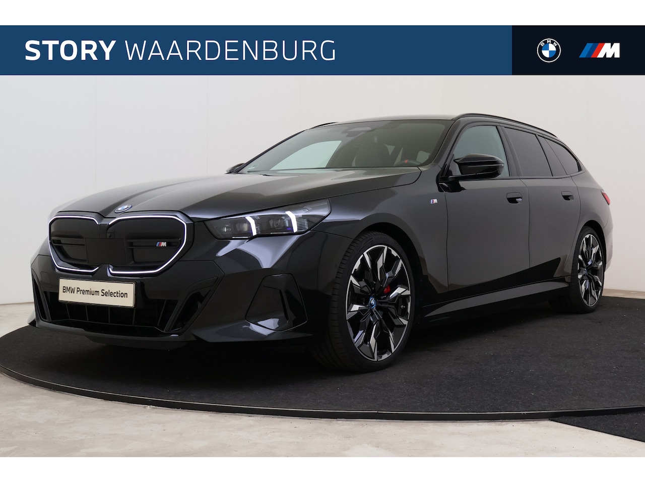 BMW i5 Touring - M60 xDrive / Panoramadak  / Trekhaak  / Bowers & Wilkins / Adaptief M Onderstel Profession - AutoWereld.nl