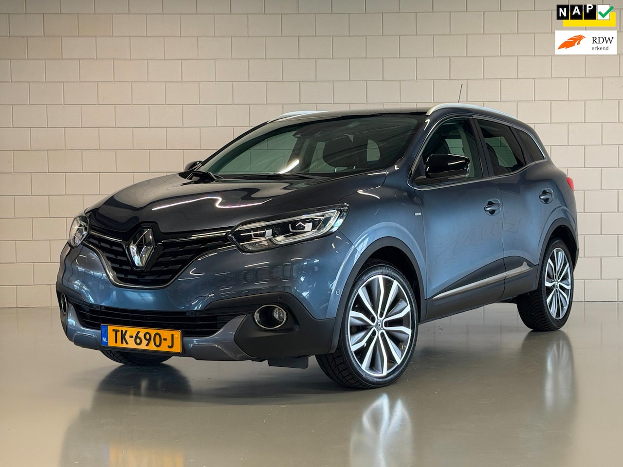 Renault Kadjar - 1.2 TCe Bose Automaat | PANO | TREKHAAK | CAMERA | BOSE | DEALER ONDERHOUDEN - AutoWereld.nl