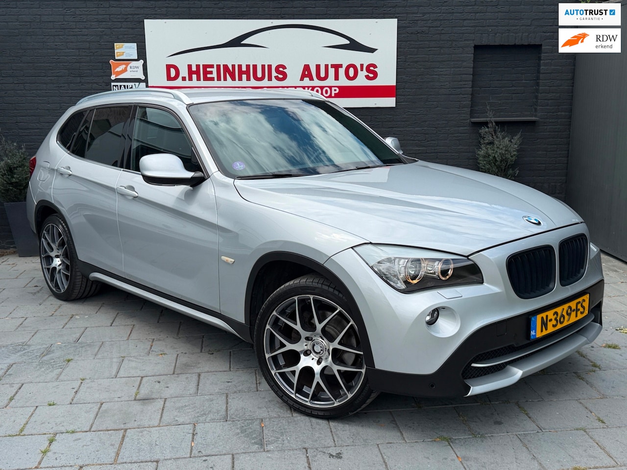 BMW X1 - XDrive20i |AUTOMAAT|VEEL OPTIES|4X4|19" - AutoWereld.nl