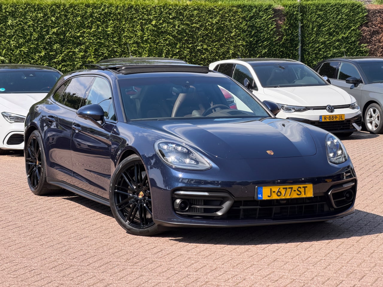 Porsche Panamera Sport Turismo - 2.9 4S E-Hybrid / Panoramadak / 360Camera / Head-up / Achterasbesturing / Softclose / Bose - AutoWereld.nl