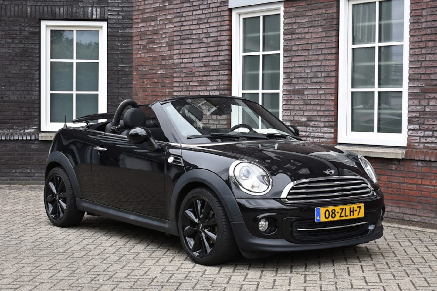 MINI Roadster - Mini 1.6 Cooper Chili Wij zijn op afspraak geopend! Graag bellen voor uw komst. - AutoWereld.nl