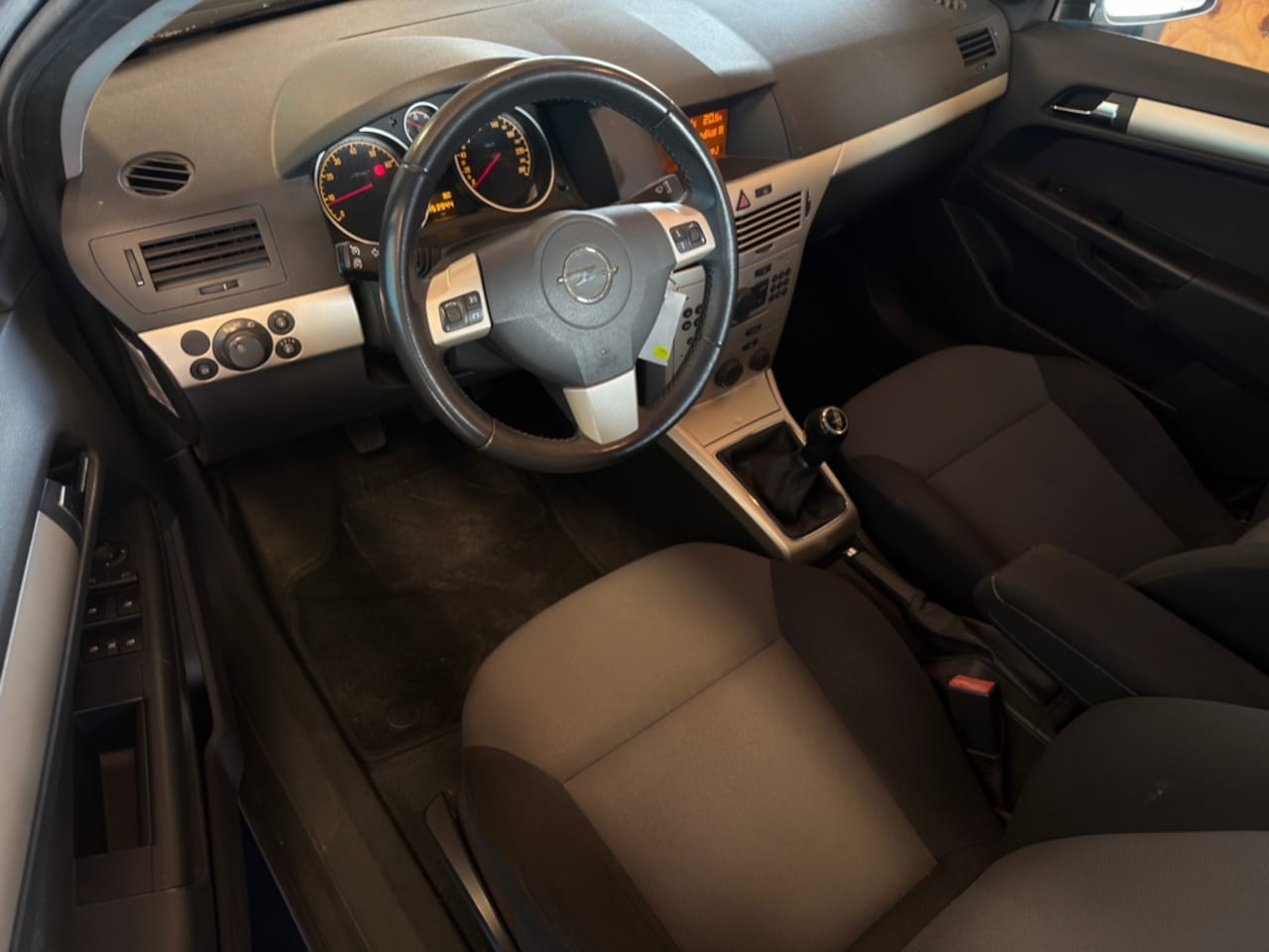 Opel Astra Wagon - 1.6 Business AIRCO/CRUISE/DEALERONDERHOUDEN - AutoWereld.nl