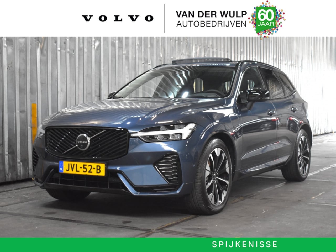 Volvo XC60 - T6 350PK AWD Ultra Dark | Luchvering | Trekhaak | Schuifdak - AutoWereld.nl