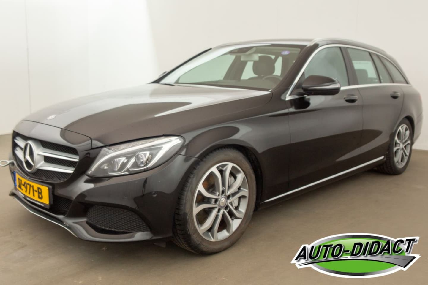 Mercedes-Benz C-klasse - 350e Automaat Navi Leder MOTORSCHADE Lease Edition - AutoWereld.nl