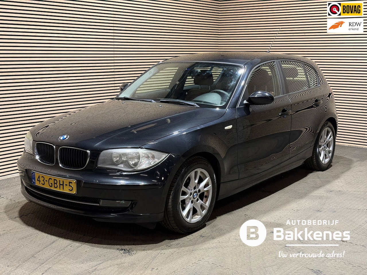 BMW 1-serie - 116i Business Line | Airco | Leder - AutoWereld.nl