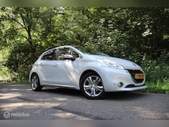 Peugeot 208 - 1.2 PureTech Roland Garros | Pano | AUTOMAAT |