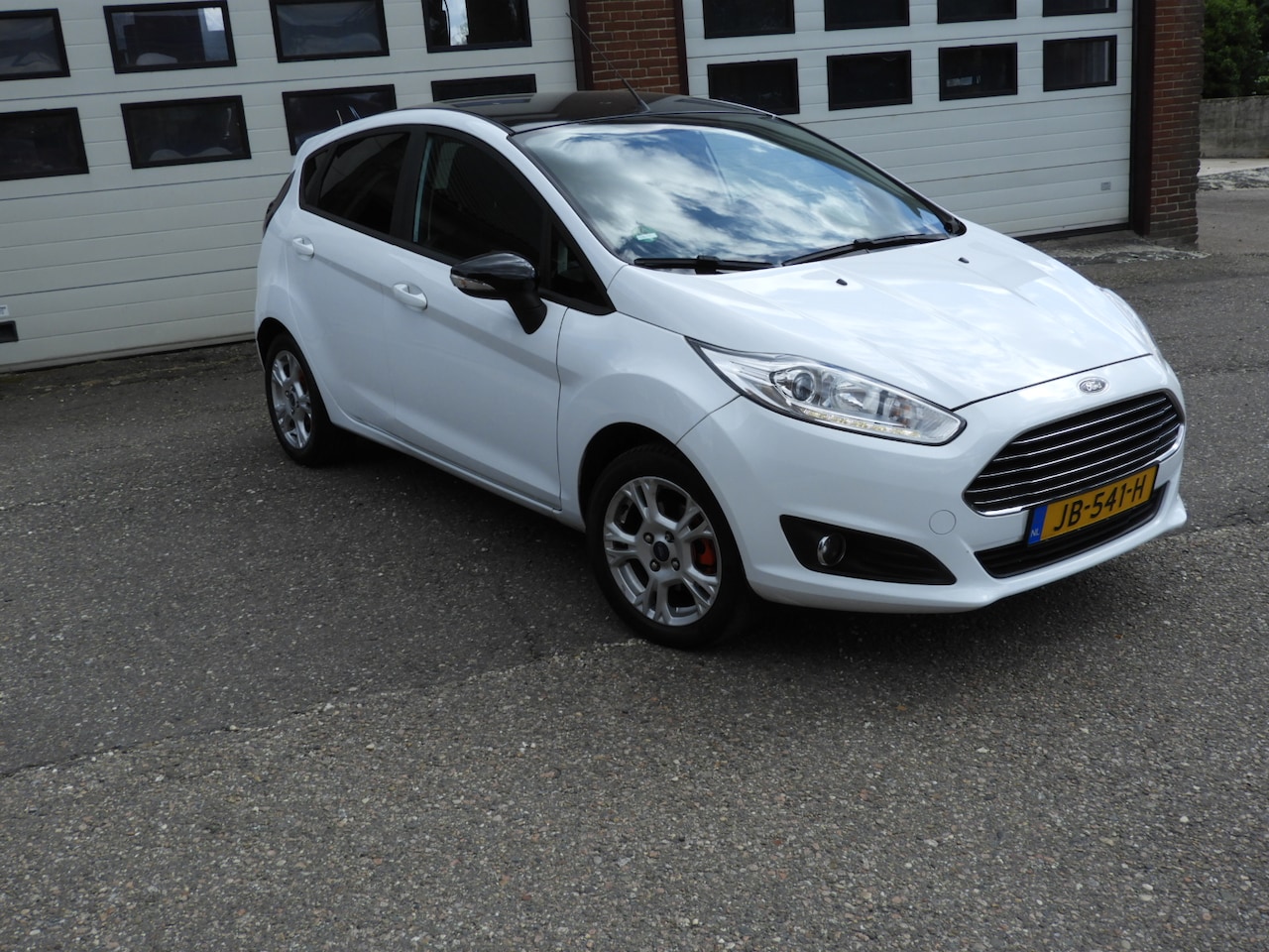 Ford Fiesta - 1.0 White Edition - AutoWereld.nl