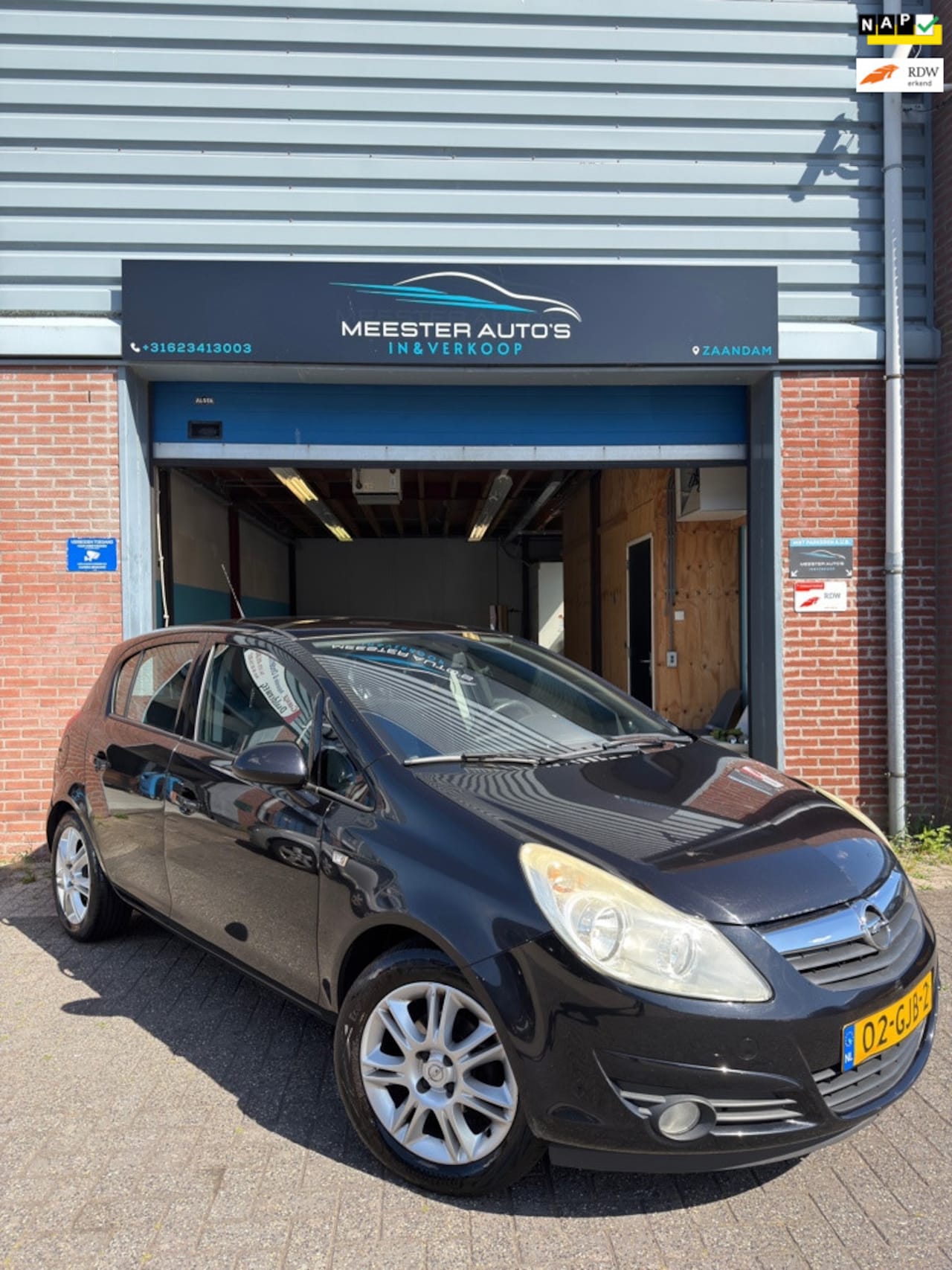 Opel Corsa - 1.4-16V Cosmo PARKEERSENSOR/AIRCO/DEALER ONDERHOUEND - AutoWereld.nl