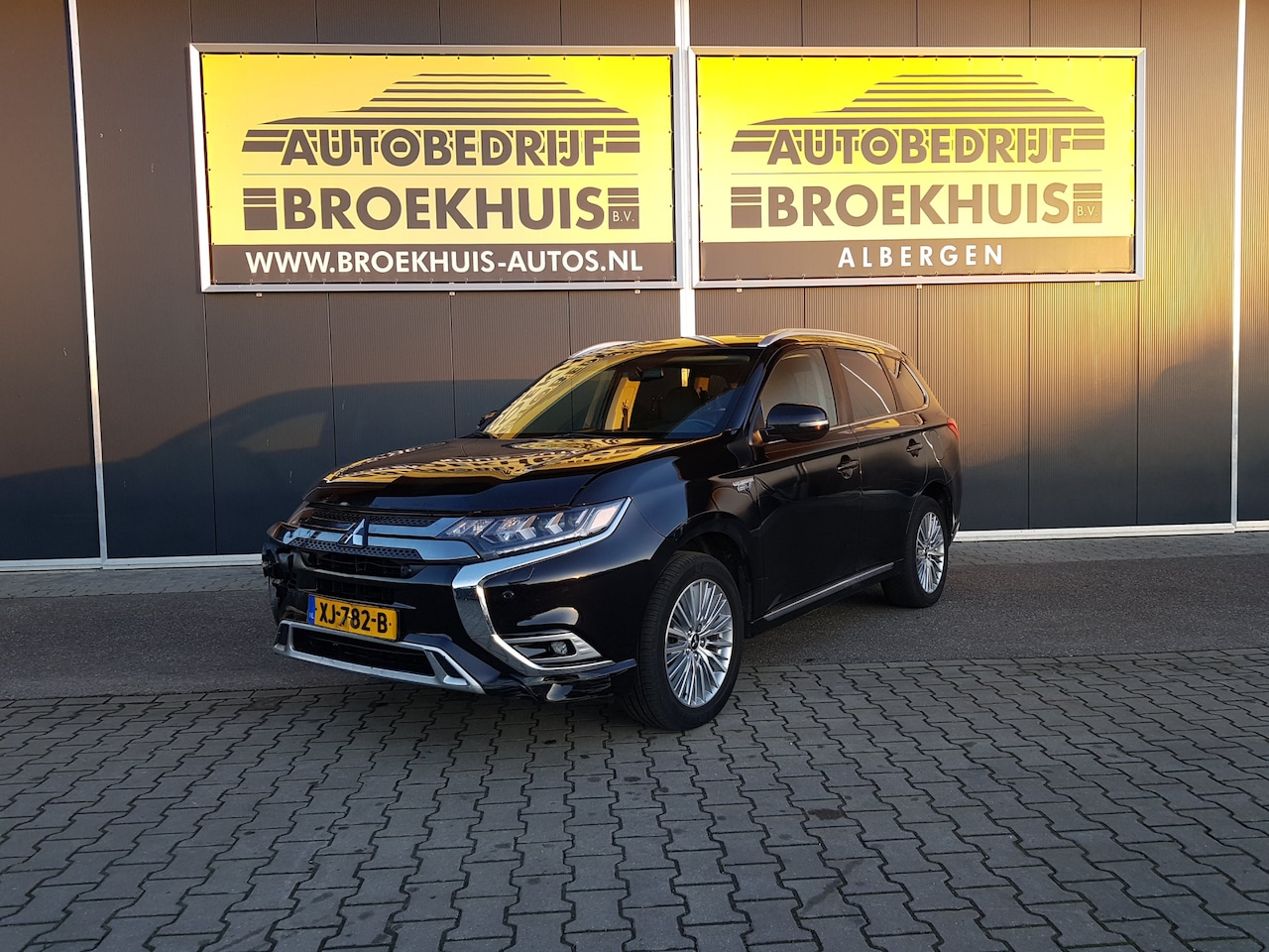 Mitsubishi Outlander - 2.4 PHEV Intense+ 2.4 PHEV Intense - AutoWereld.nl