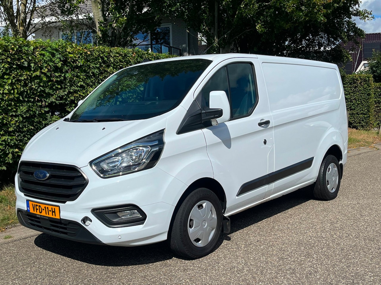 Ford Transit Custom - 2.0 TDCI 110PK L1H1 Trend | Trekhaak 2500KG! - AutoWereld.nl