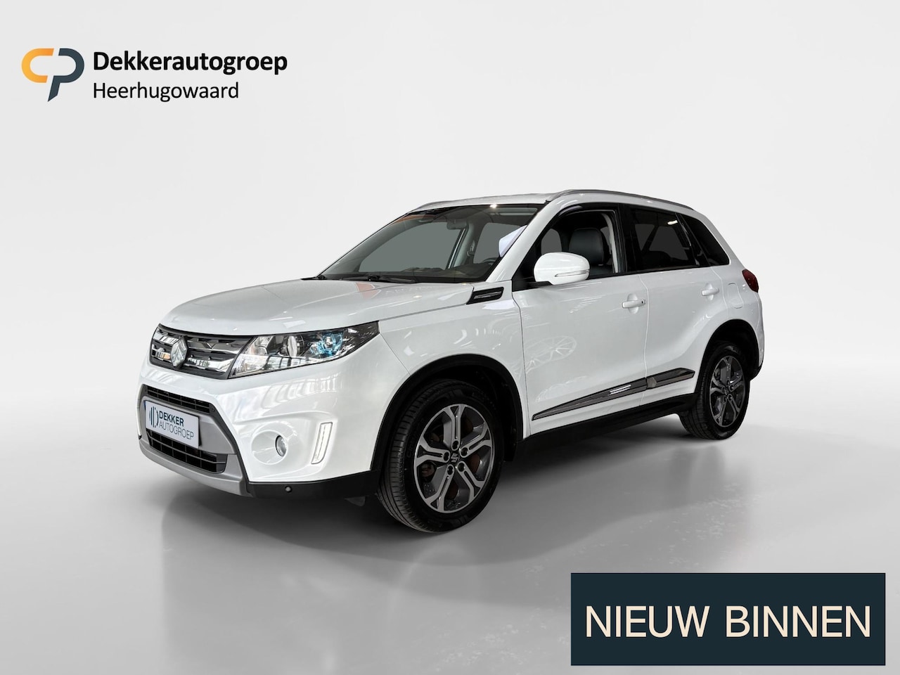 Suzuki Vitara - 1.6 Exclusive leder/stof - Stoelverw. - A.Camera - AutoWereld.nl