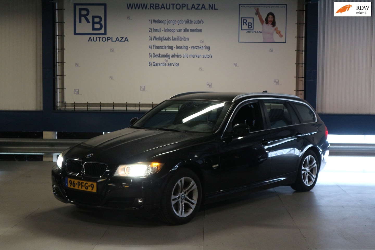 BMW 3-serie Touring - 318i Business Line / NAP / * NIEUW MODEL * ! ! ! - AutoWereld.nl