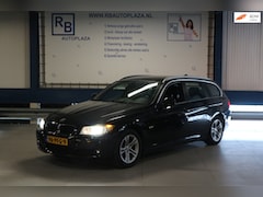 BMW 3-serie Touring - 318i Business Line / NAP / * NIEUW MODEL