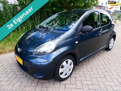 Toyota Aygo - 1.0-12V 5-deurs Airco Zuinig A-Label 1 op 20 2e eigenaar