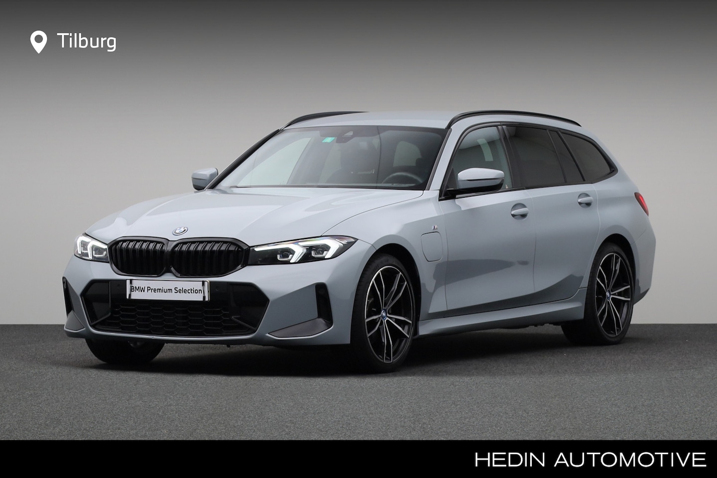 BMW 3-serie Touring - 330e | BMW Live Cockpit Professional | PDC Voor/Achter | M Sportpakket | Sportstoelen Voor - AutoWereld.nl