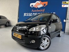 Hyundai i10 - 1.1 Dynamic XL / 5 deurs / airco / sportvelgen / nieuwe distributie / apple / android / NA