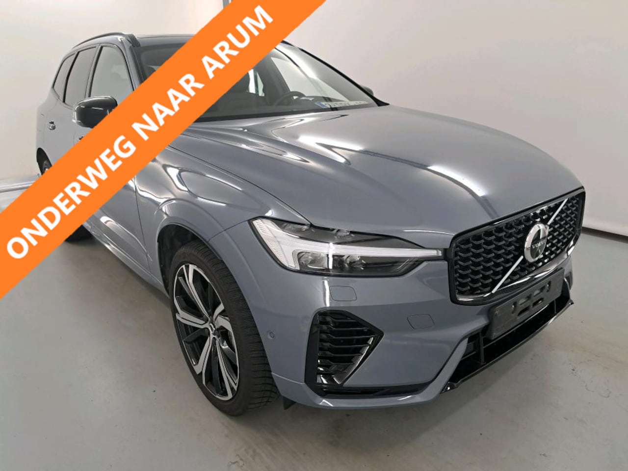 Volvo XC60 - 2.0 T6 Plug-in hybrid AWD Ultimate Dark PANO | HK-AUDIO | TREKH. | SP. STOELEN - AutoWereld.nl